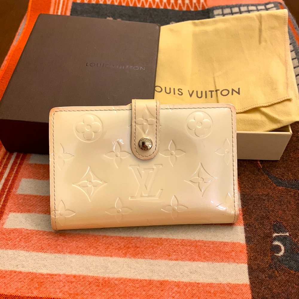 Louis Vuitton monogram vernis French bifold wallet